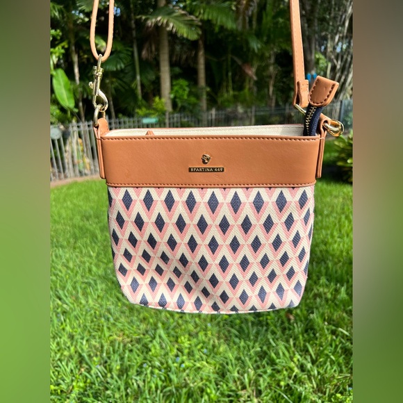 Spartina 449 Crossbody Like New - Picture 1 of 5